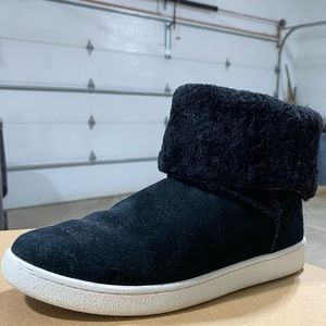 LIKE NEW UGGS W Mika Classic Sneaker Size 8.5